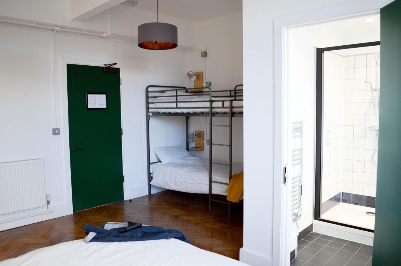 The Bristol Wing Hostel Екстериор снимка