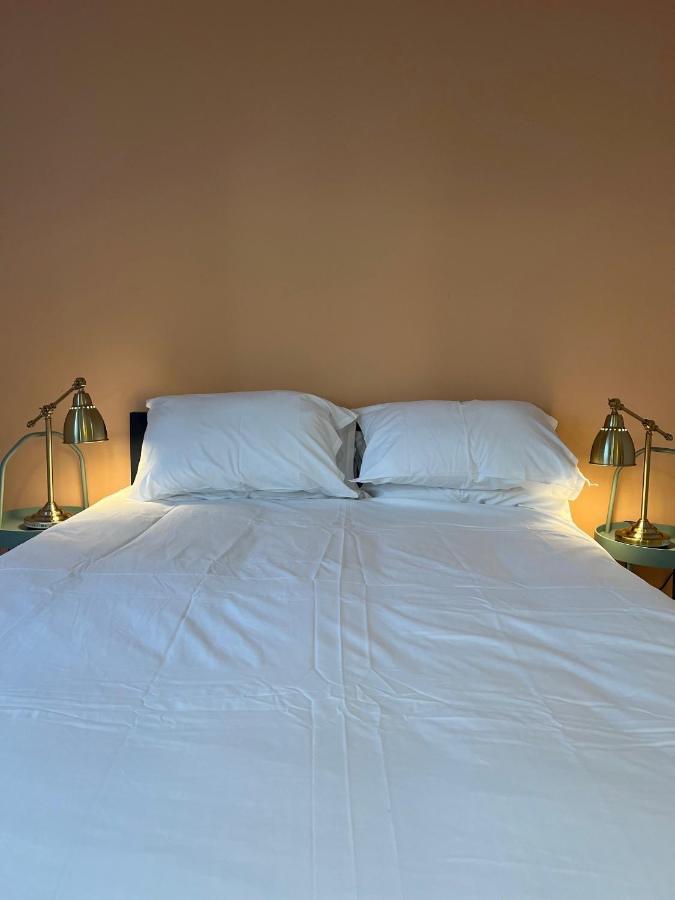 The Bristol Wing Hostel Екстериор снимка