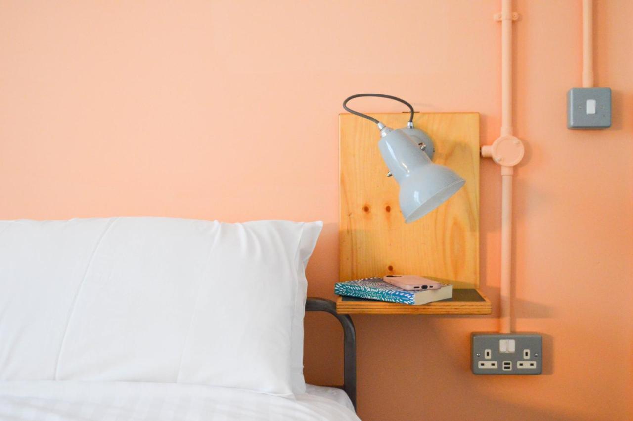 The Bristol Wing Hostel Екстериор снимка