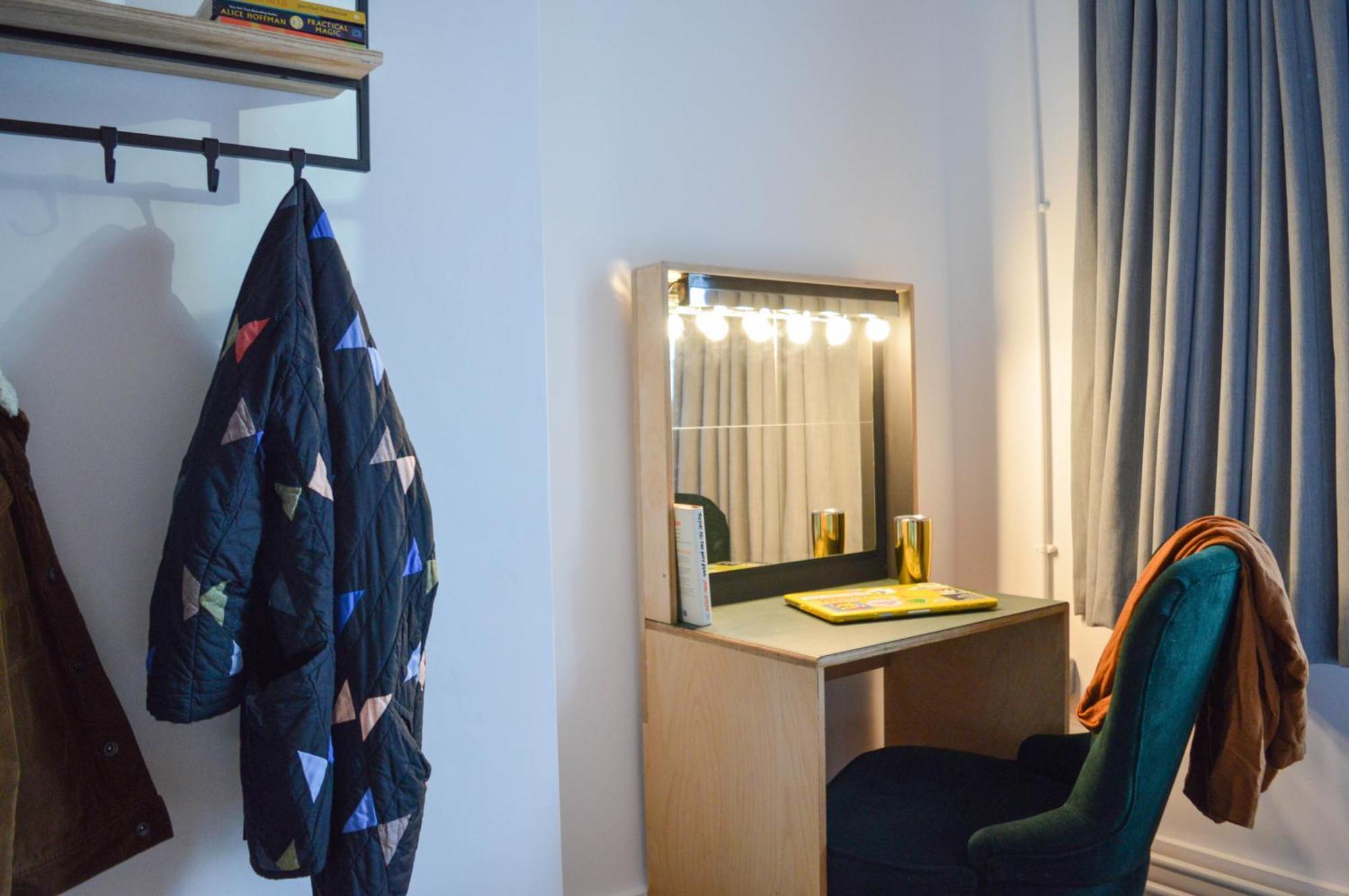 The Bristol Wing Hostel Екстериор снимка